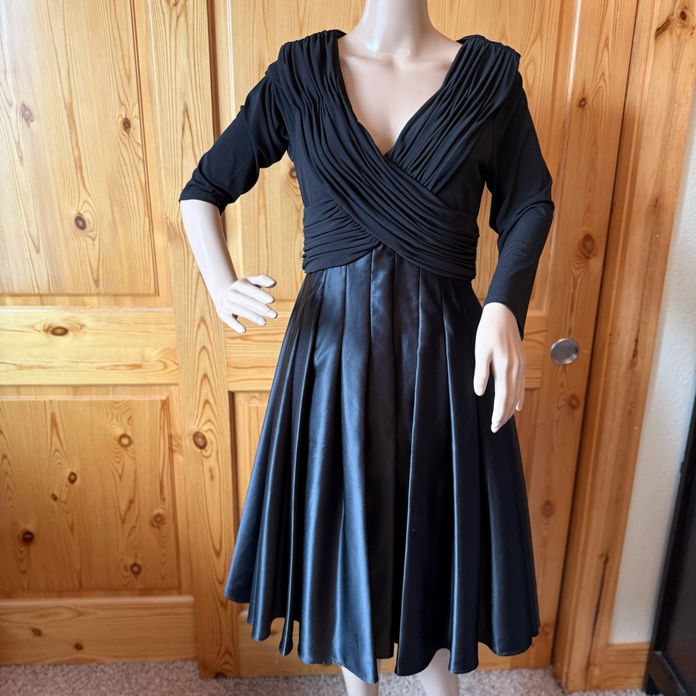 Eiza J New York Black 50s Style Flare Tulle Lined Dress 10 Ruched Event Cocktail